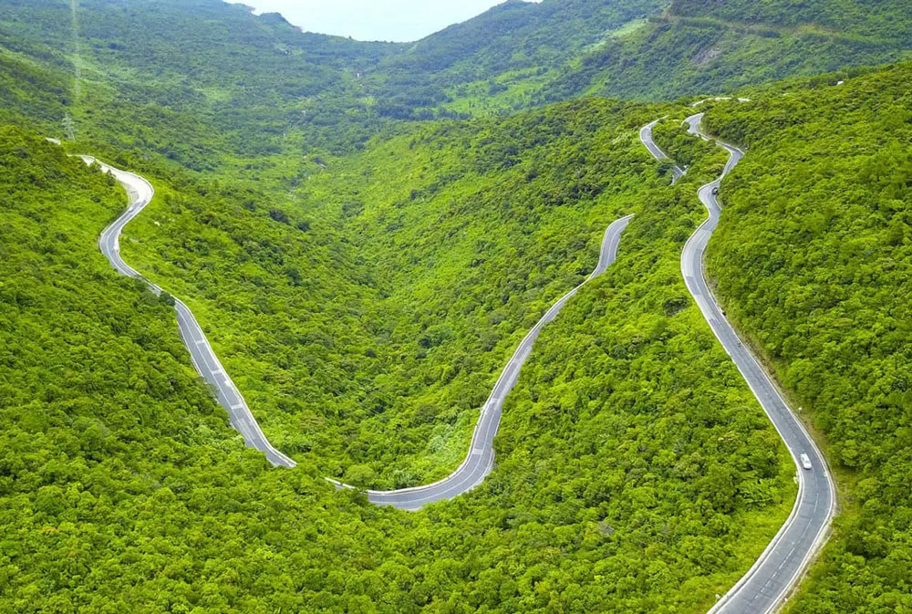 다낭 - 오행산 - 린응사 해수관음상 - 하이반 고개 - 후에